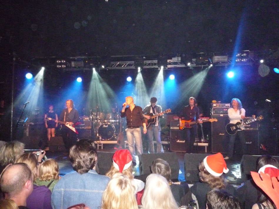 thunder_xmas_show_nottingham_rock_city_2011-12-21 21-42-45 kieron atkinson